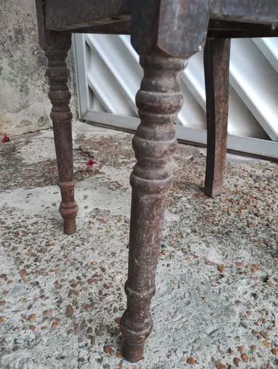 Cadeira antiga de madeira  - Foto 5