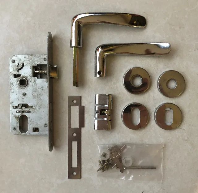 Classic External Lock, Chrome-Plated Pado 691-80E CR – 40 mm Mechanism64750591405571120