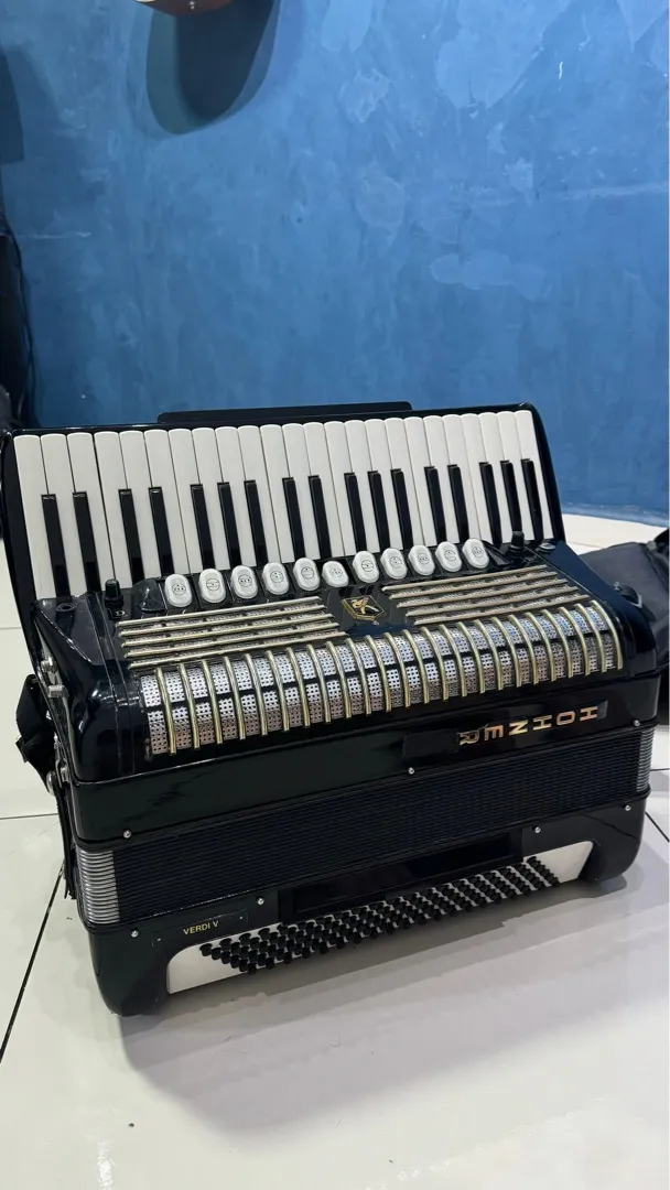 Acordeon Hohner 120 Baixos Preta