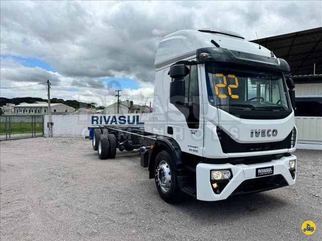 Iveco Tector24 300 ano 2022  6x2 No chassi  - Foto 5