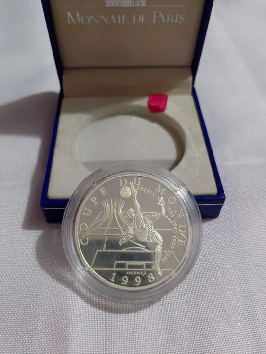 Moeda comemorativa da copa do mundo de futebol de 1998  - Foto 2