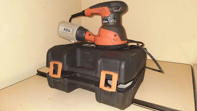 Lixadeira rotoorbital AEG 220v - Foto 2