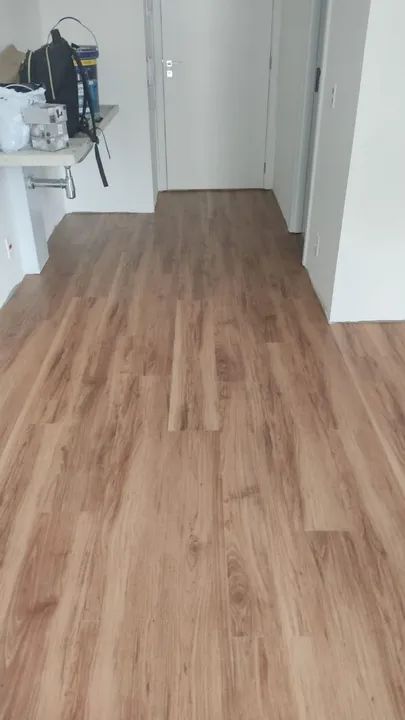 Instalação de piso vinílico, laminado, rodapés e carpetes  - Foto 2