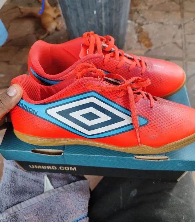 Chuteiras Umbro Futsal - Tamanho 39