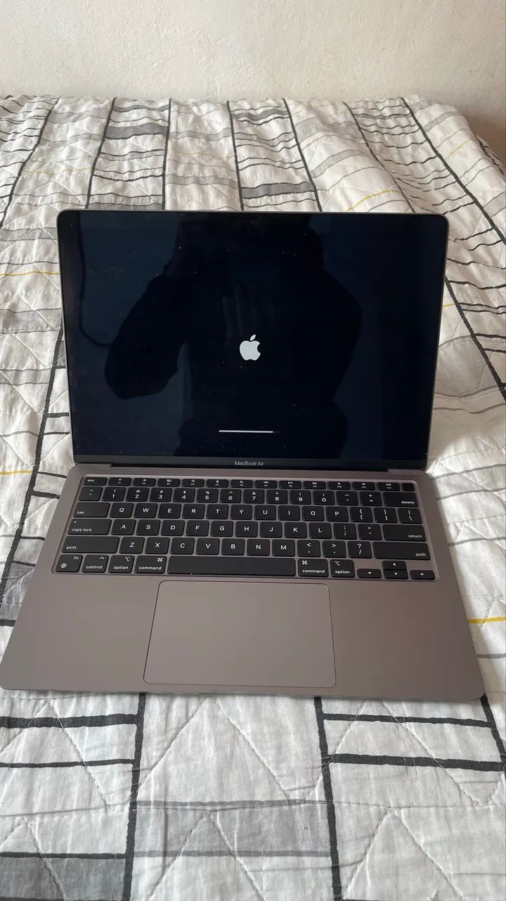 MacBook Air M164168570530177121