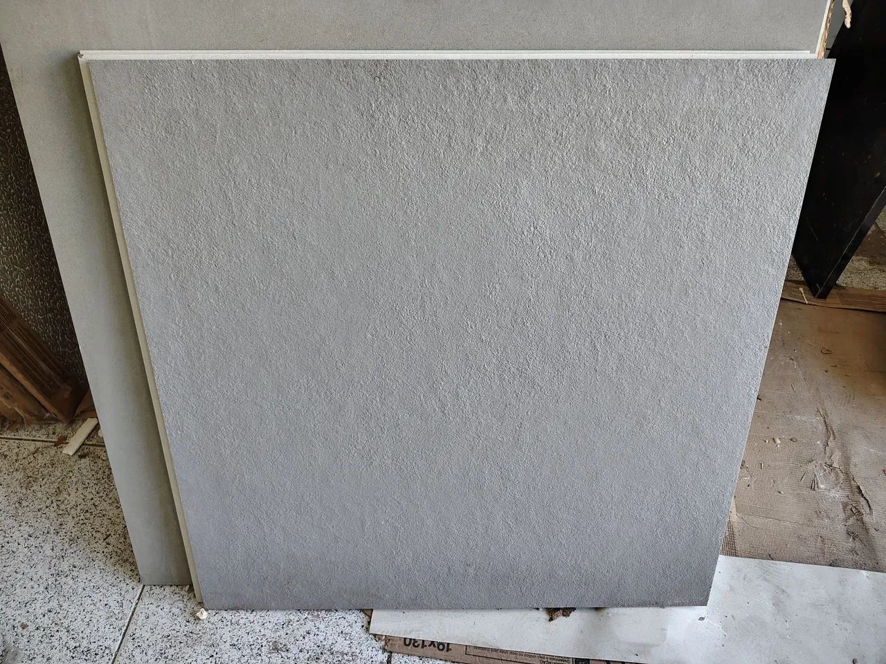 Porcelanato mínimo grafite externo 80x80 Eliane 