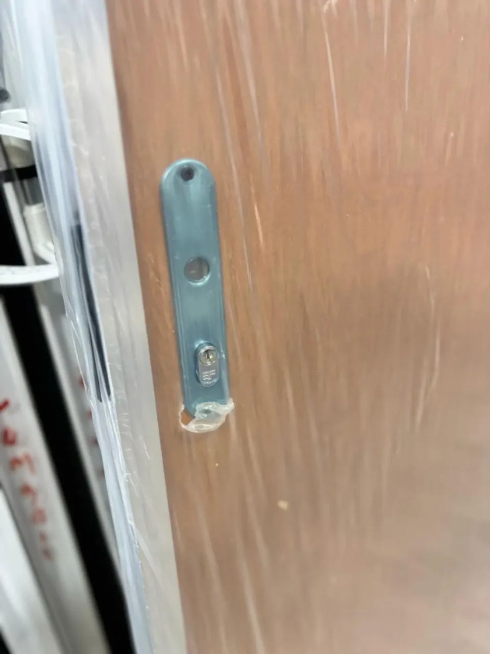 PORTA LISA COM BATENTE DE ALUMÍNIO - DIRETO DE FÁBRICA - A PARTIR DE R$ 355,00 - Foto 3