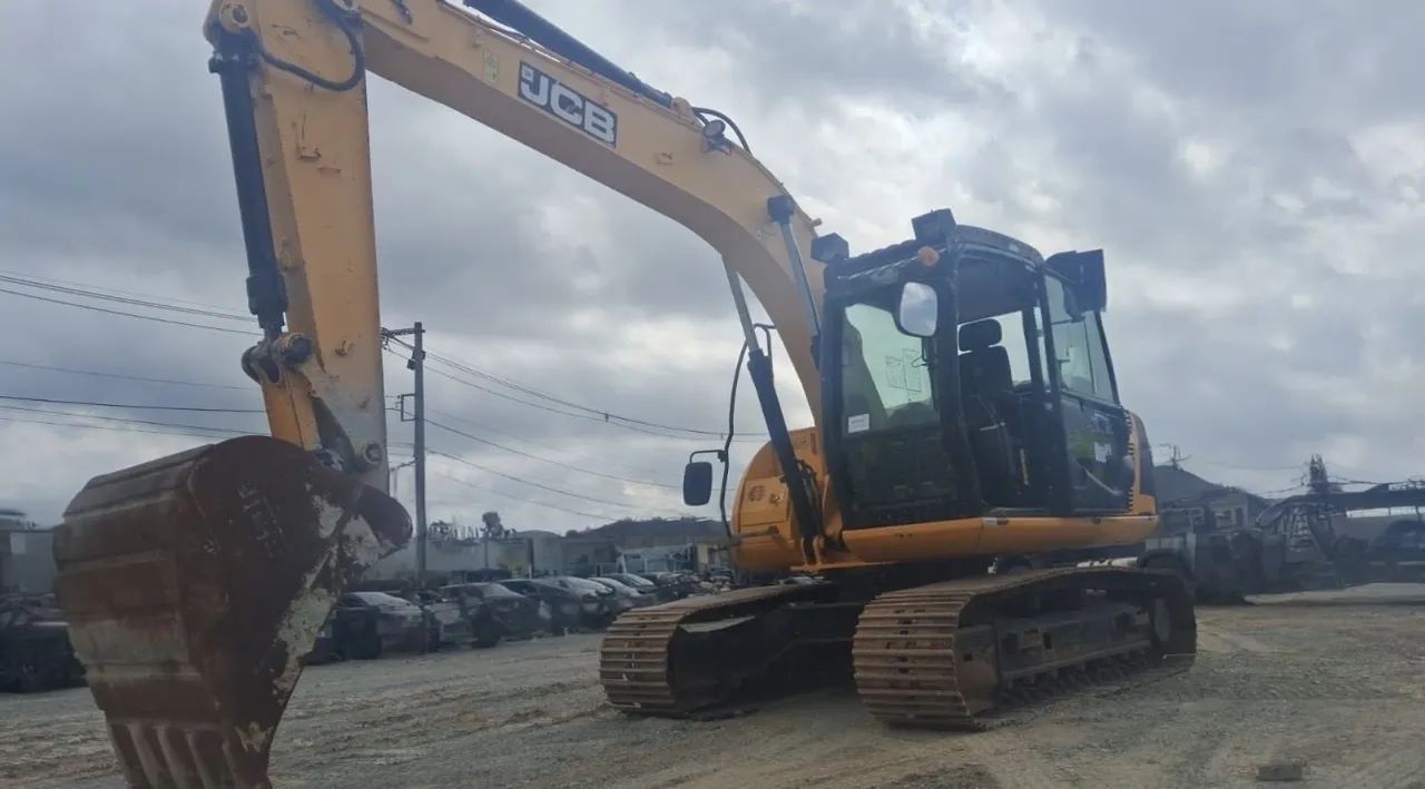 Escavadeira JCB JS130 LC ano 2021 com 3260 horas, em São Paulo  - Foto 3