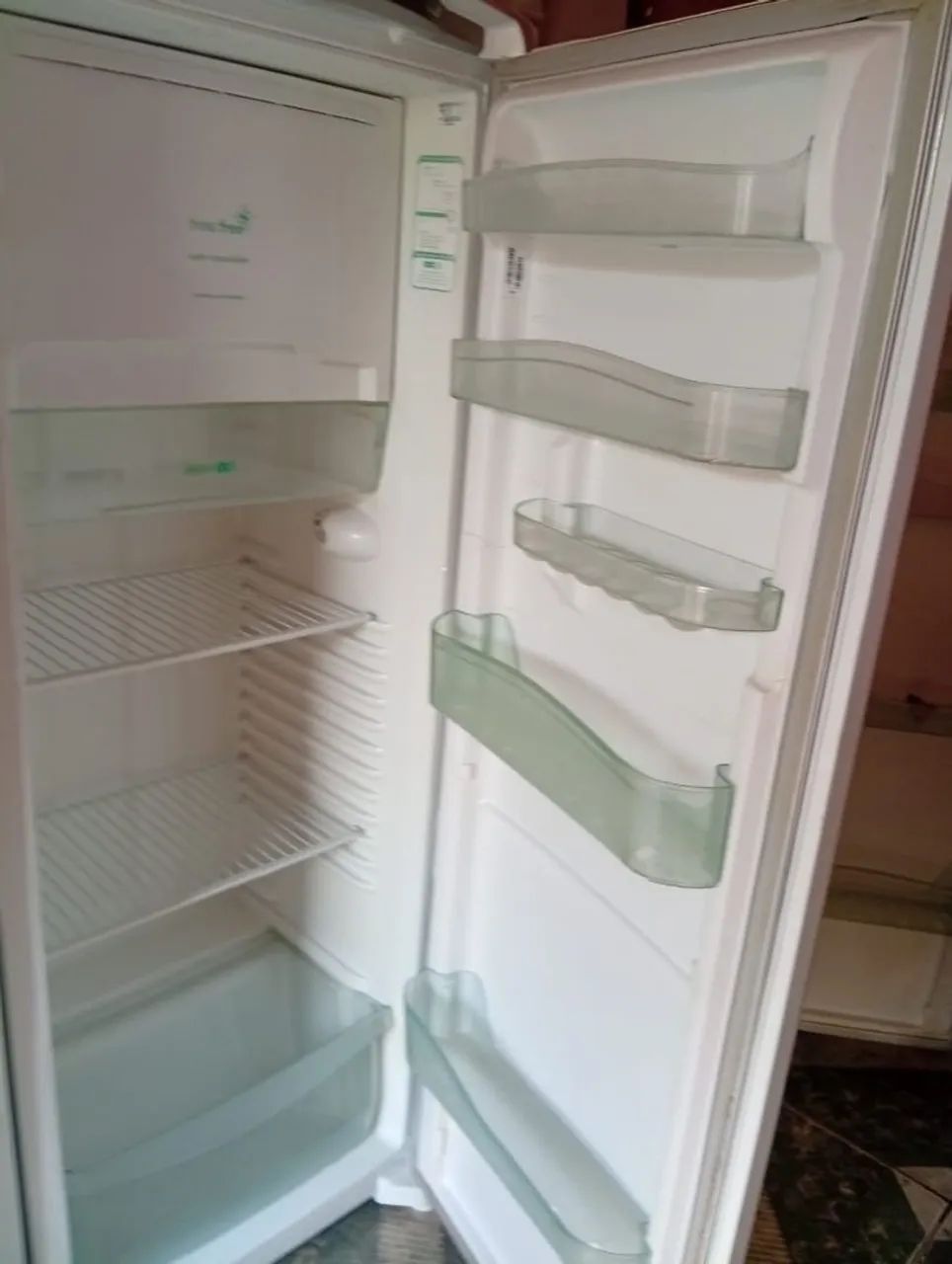 Geladeira Frost Free funcionando perfeitamente 
