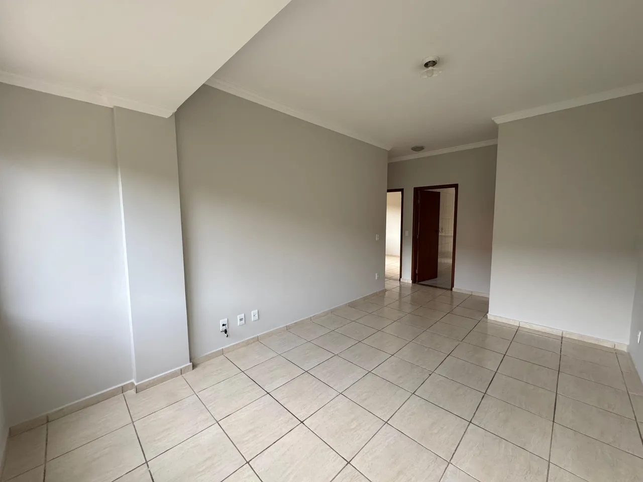 VENDA Apartamento de 02 dormitórios no bairro Solar dos Lagos!!!