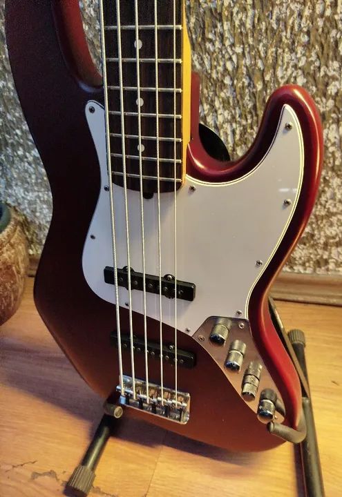 Baixo Fender Americano V STD com Pré Bartolini 1999 - Foto 3