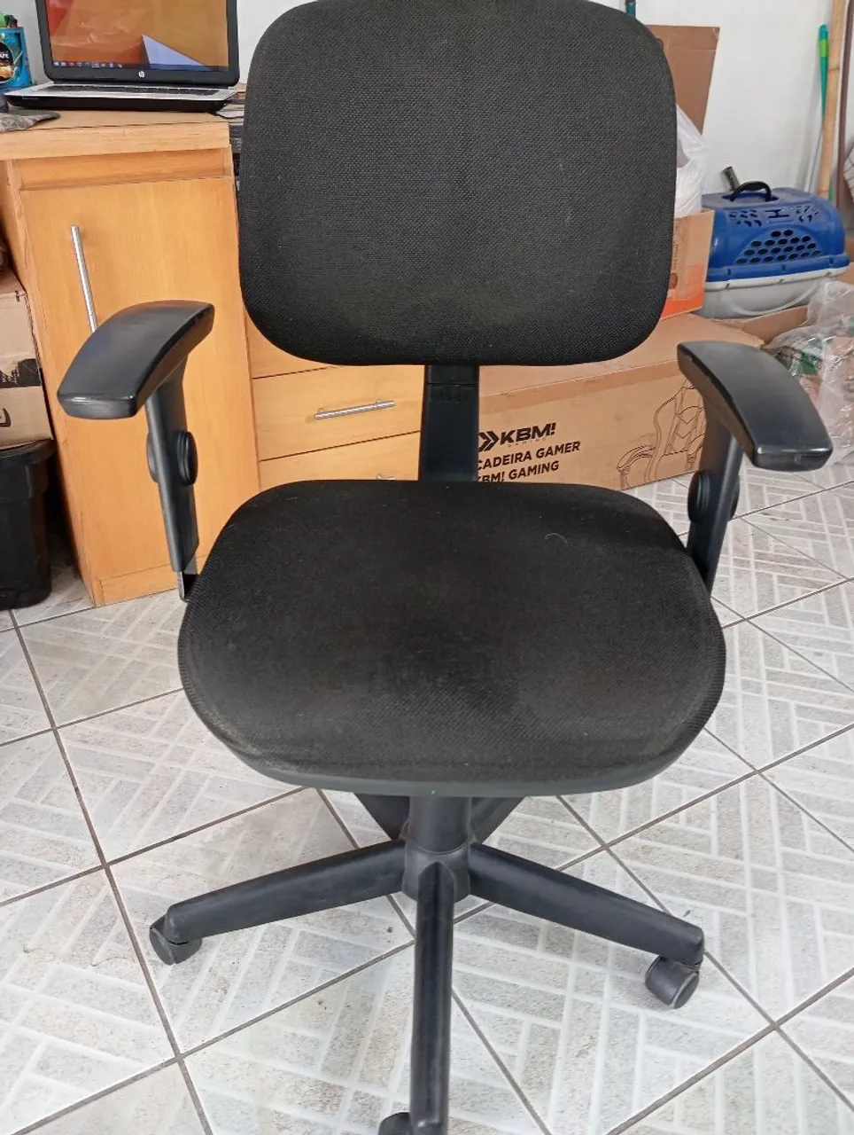 Cadeira giratória escritório executivo ergonômica Preta