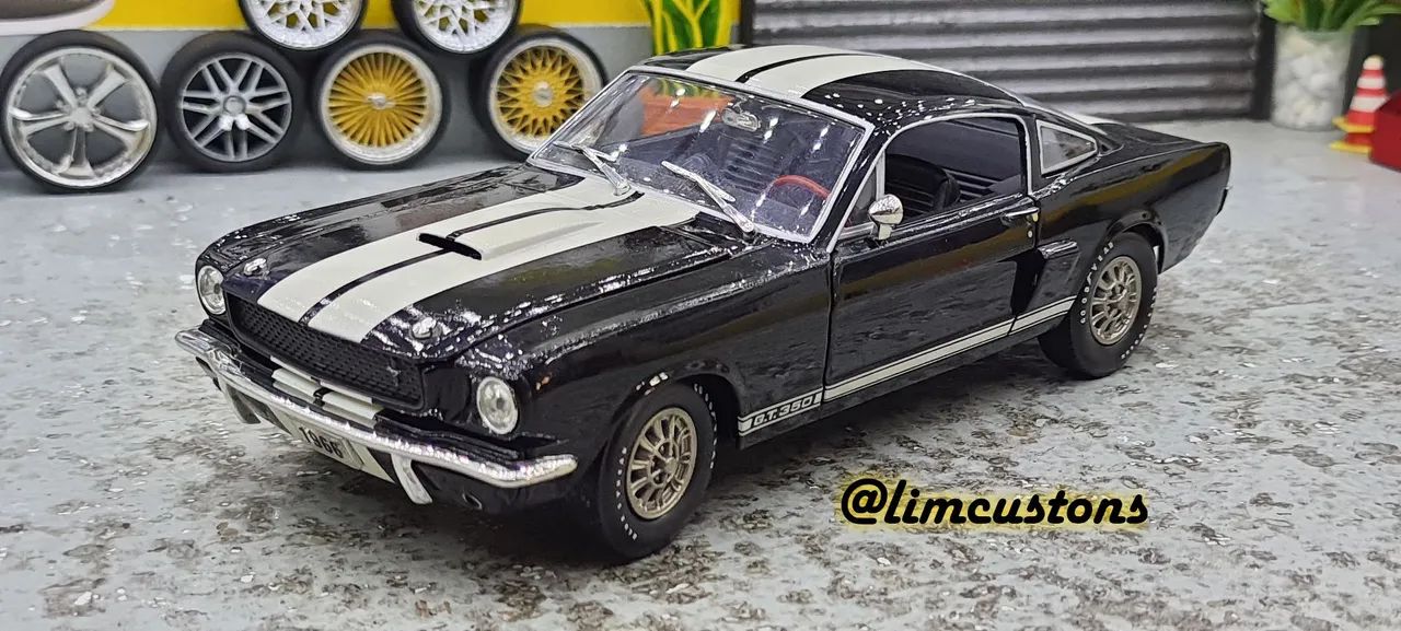 Miniatura 1:24 - Mustang Shelby GT 350 1966 sem caixa