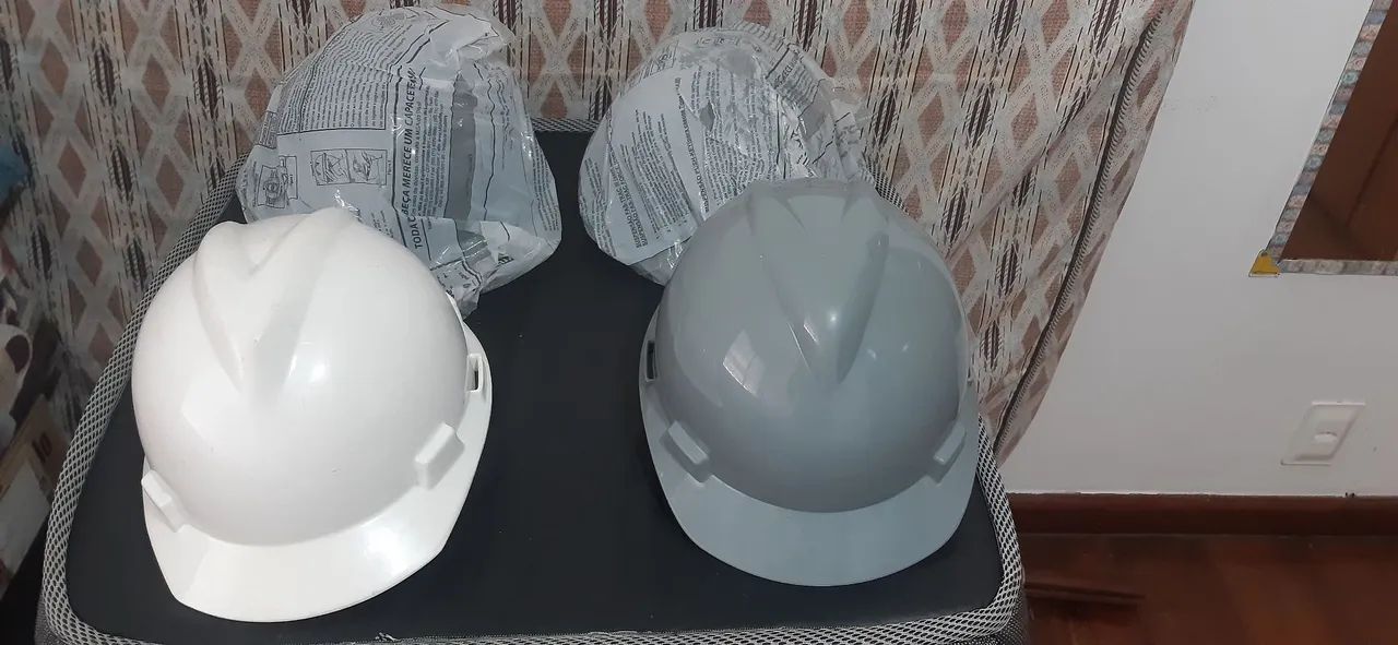 Capacetes de segurança msa novos 