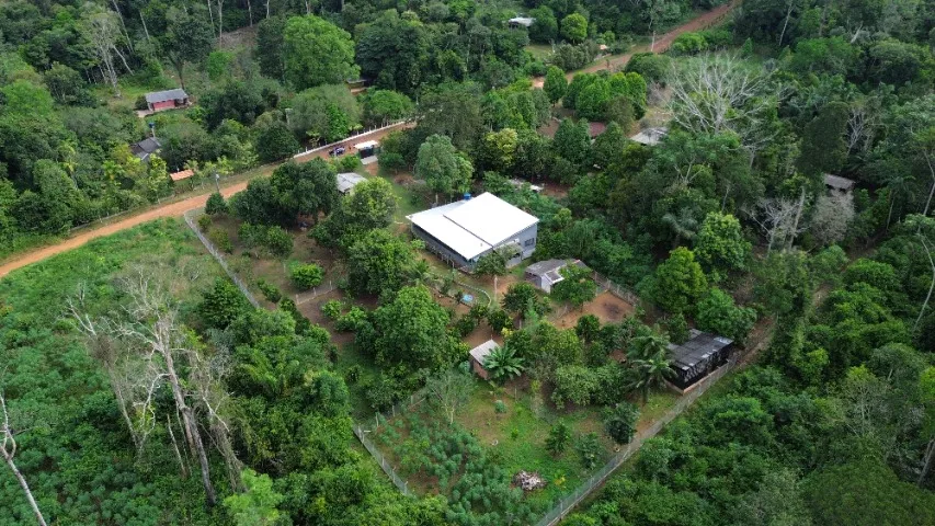 Vende chácara porteira fechada próximo a UNIR