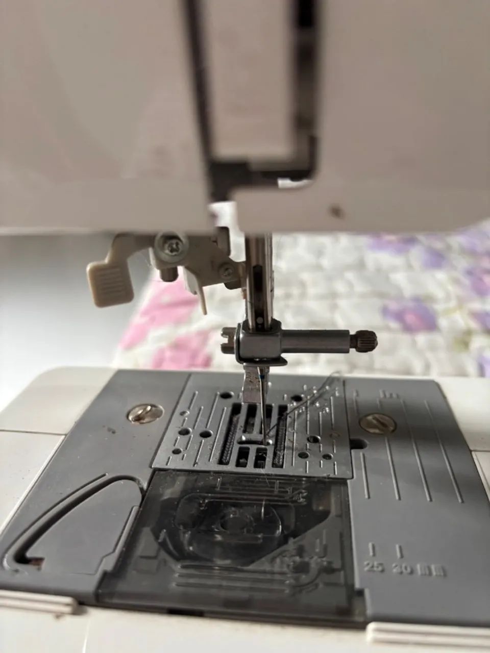Máquina de Costurar65192841020417124