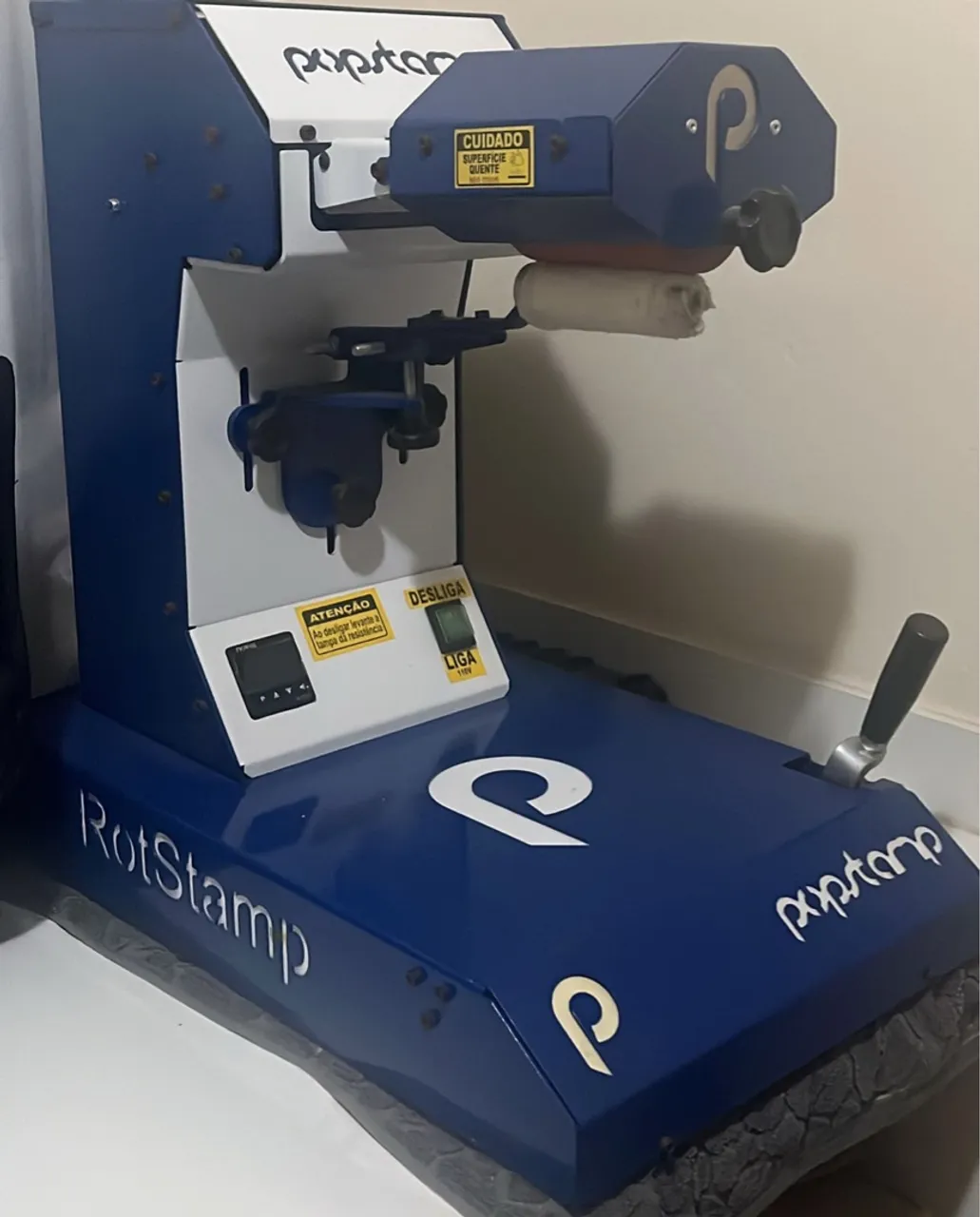 Máquina para aplicação de rótulos