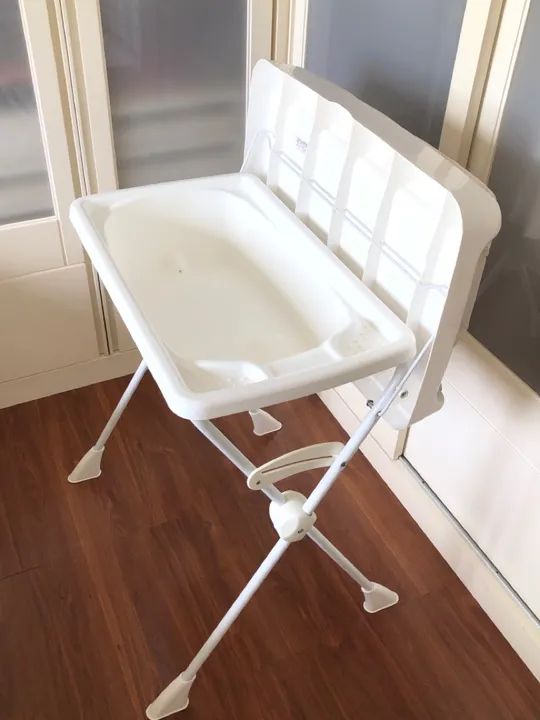 Banheira com trocador + suporte e redutor de assento Borigotto - Foto 2