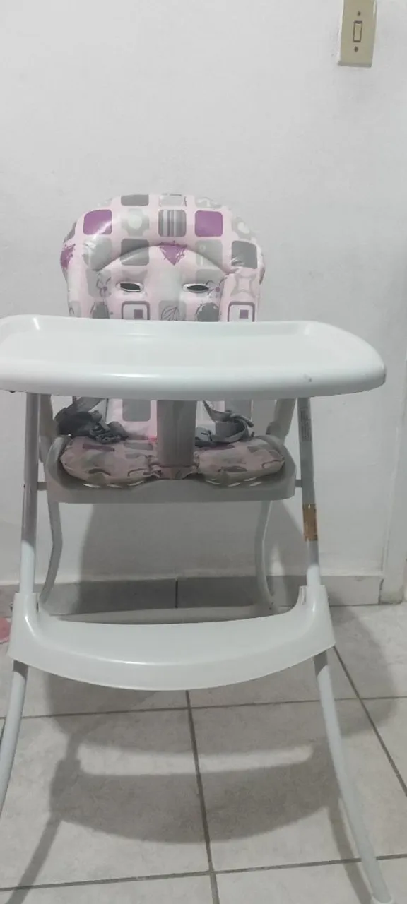Cadeirinha de bebê para alimentação
