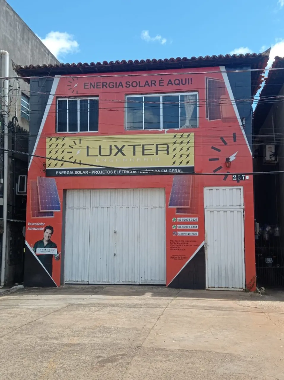 APARTAMENTO E PONTO COMERCIAL.