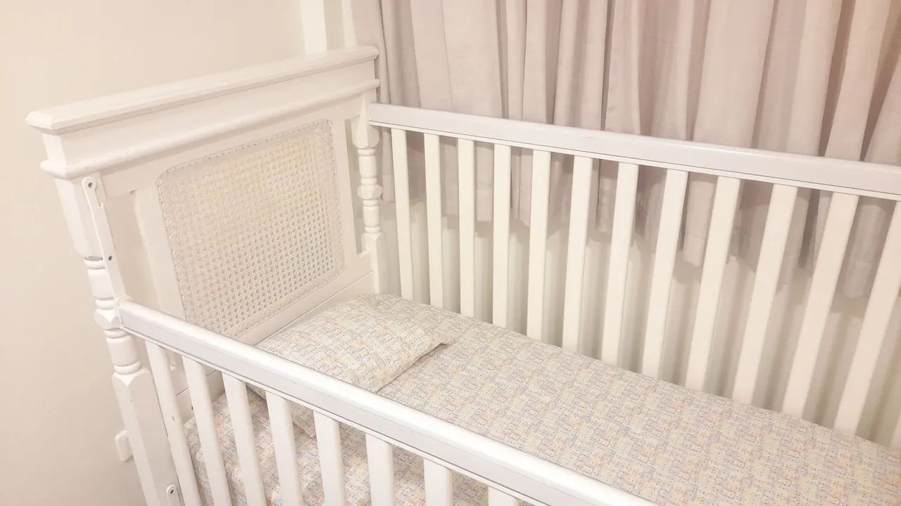 Berço Provençal em Madeira com palhinha natural. - Foto 3