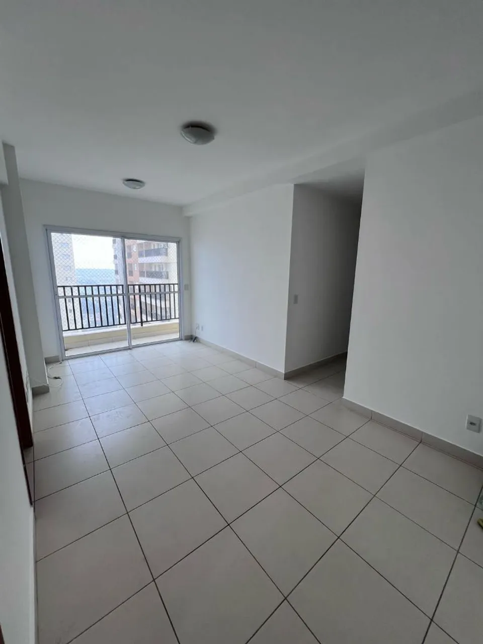 Aluga-se apartamento 3/4 semi mobiliado no Edifício Alvorada em Cuiabá MT
