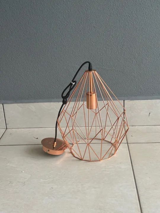 Luminária Pendente Aramada em Cobre