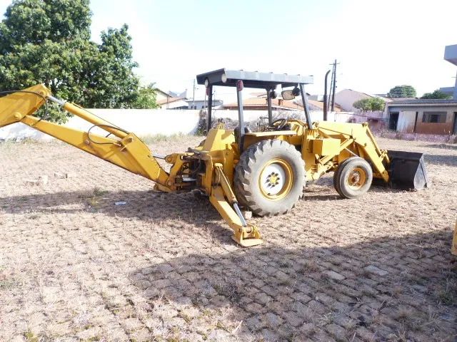 RETRO ESCAVADEIRA MF 4X2 - Foto 5