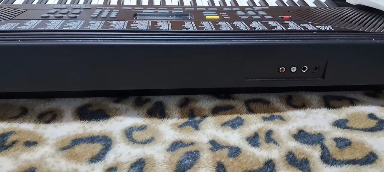 Teclado musical  CSR