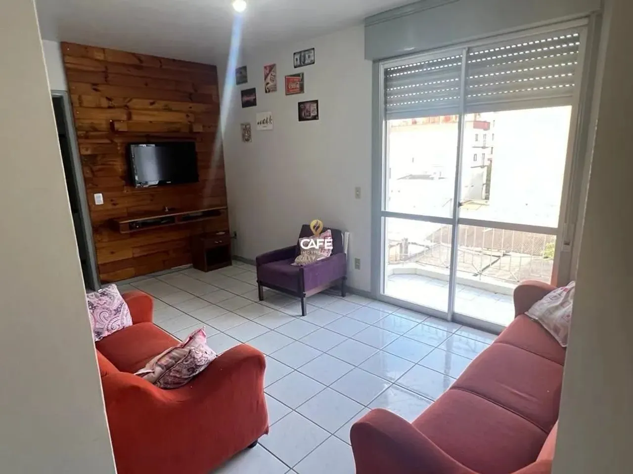 Apartamento Mobiliado, 2 Dormitórios, Banheiro Social, Sala de Estar, Cozinha, Á