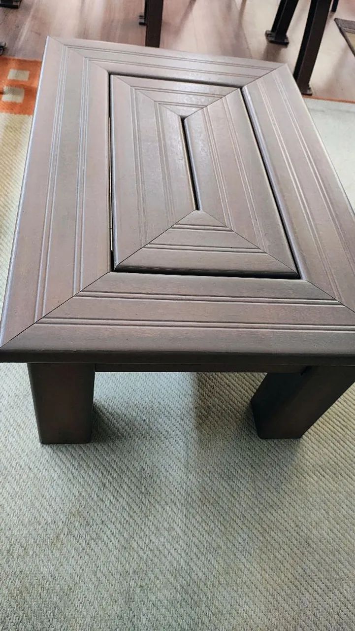 Mesa de Centro em madeira plástica 