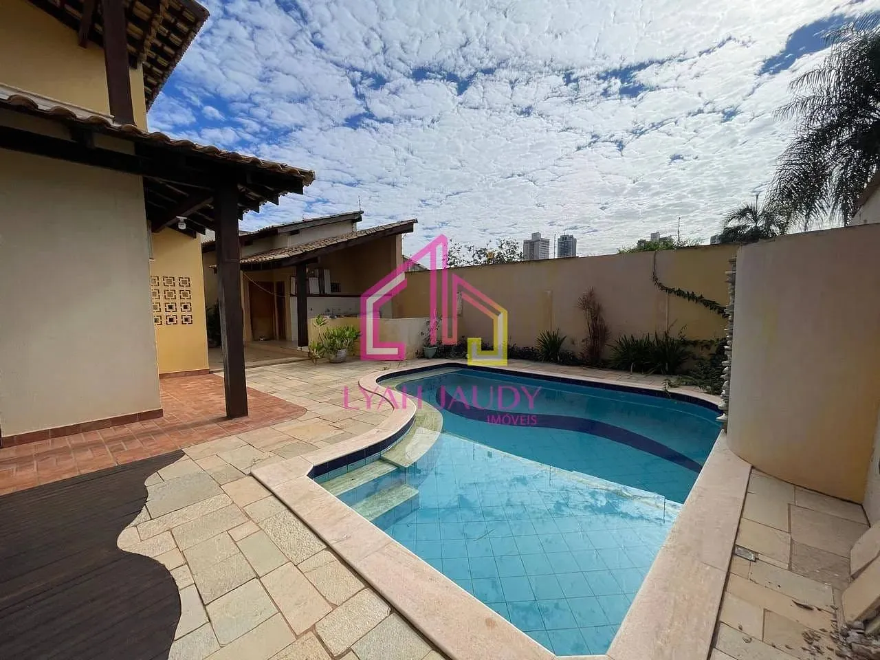 Casa para locação, Jardim Tropical, Cuiabá-MT, 4 Suítes + 1/4, sobrado, 2 vagas, pisina, p
