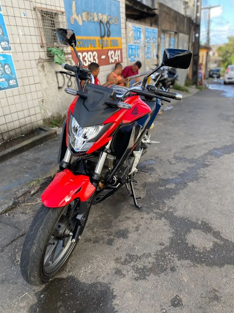 CB300F (financiada)