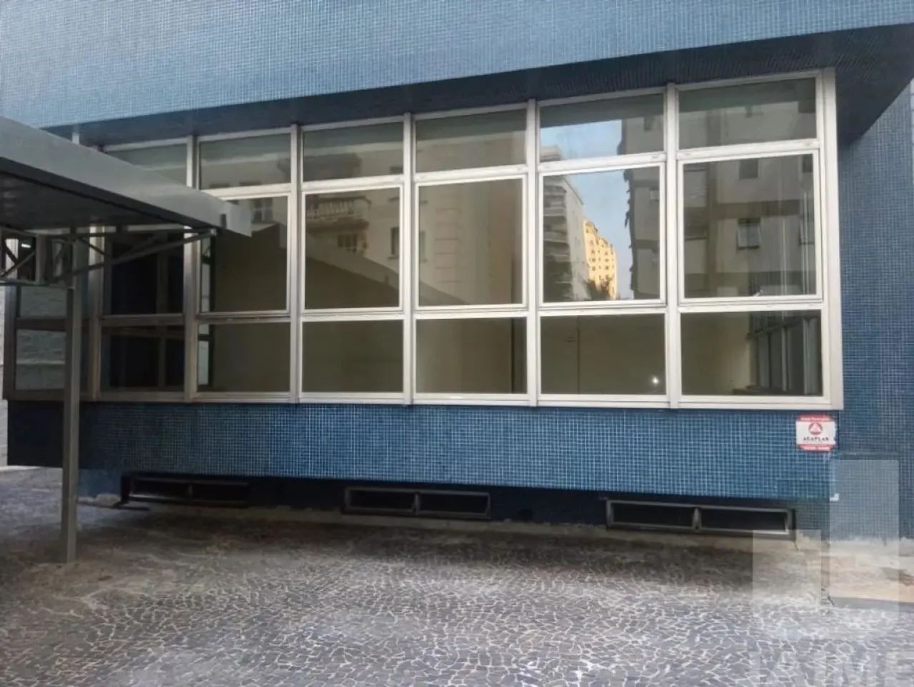Sala Comercial com divisórias, em região nobre de Higienópolis