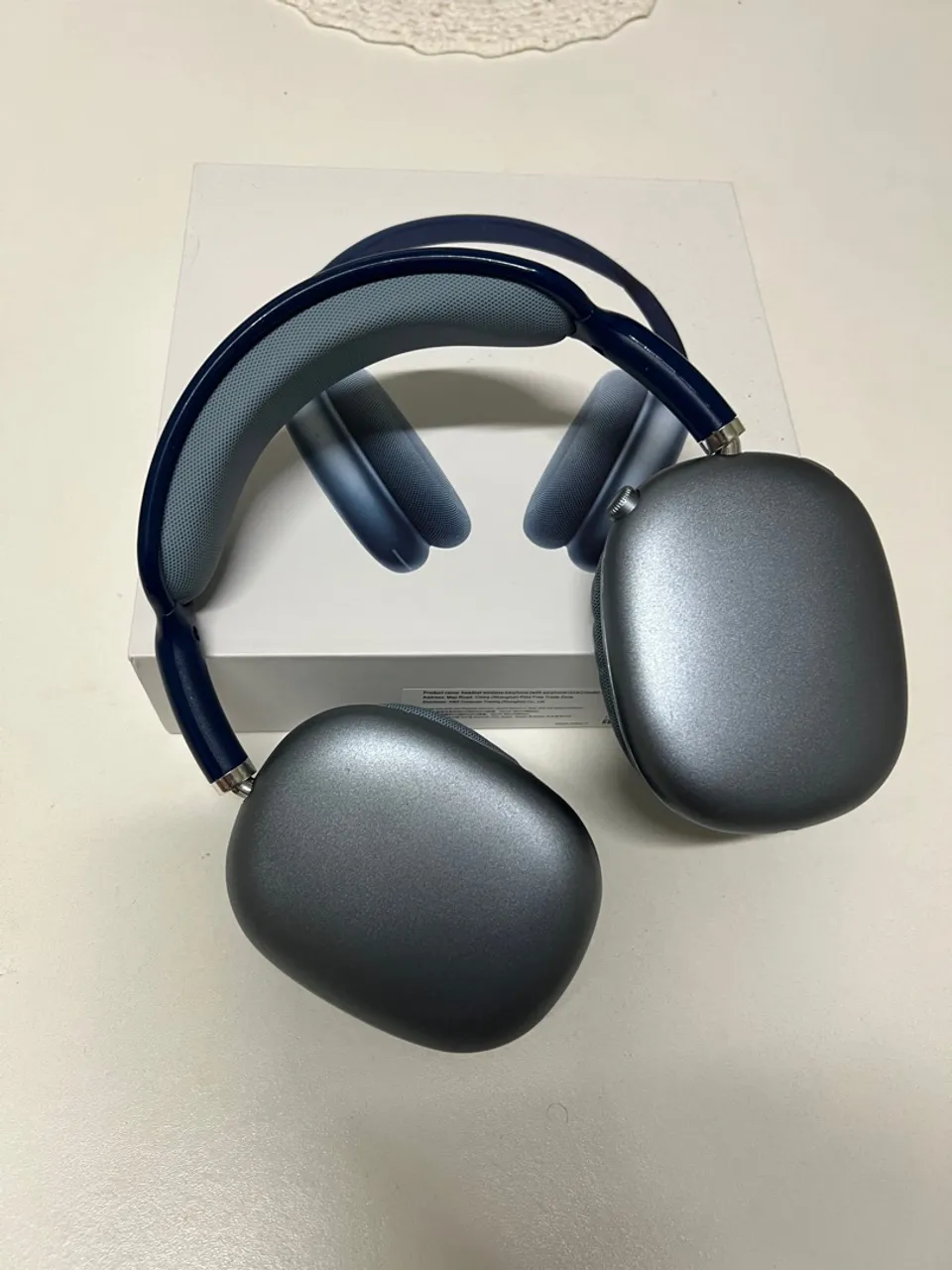 Fome 1º linha AirPods Max