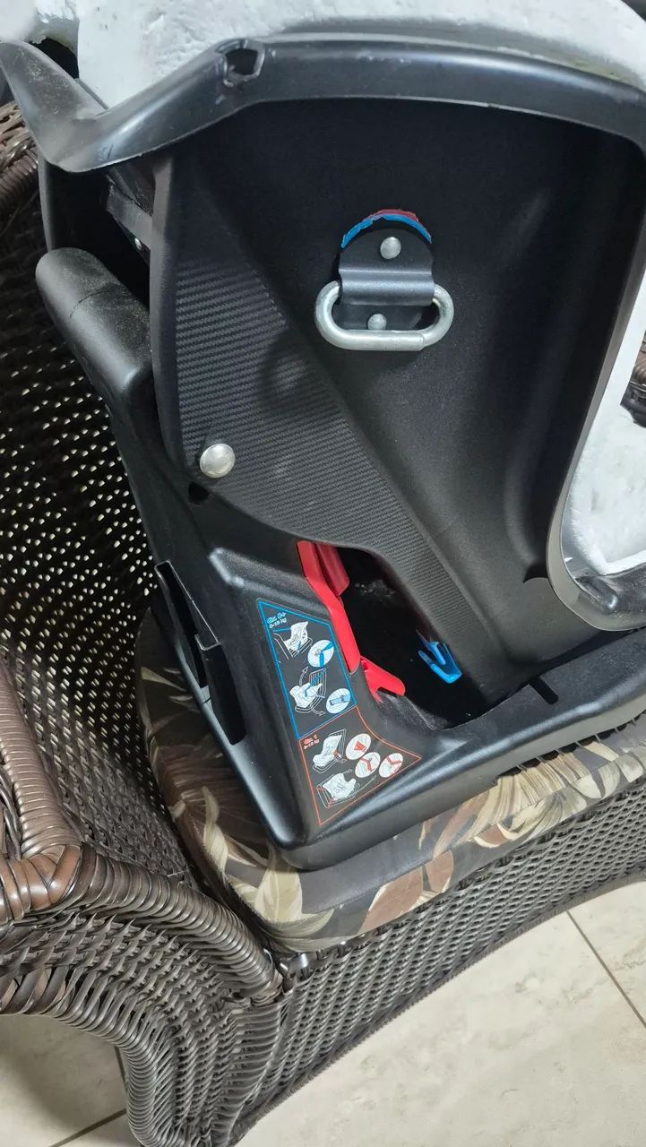 Cadeirinha marca chicco, valor 200.00 reais. - Foto 4