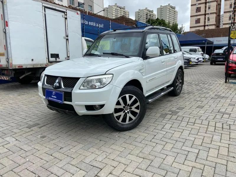 MITSUBISHI PAJERO TR4 2013