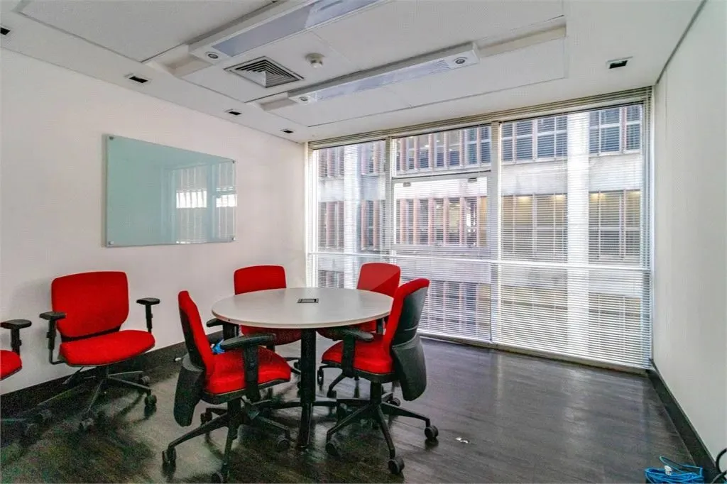 SALAS COMERCIAIS PARA LOCAÇÃO, COM 660m², NA BELA VISTA!