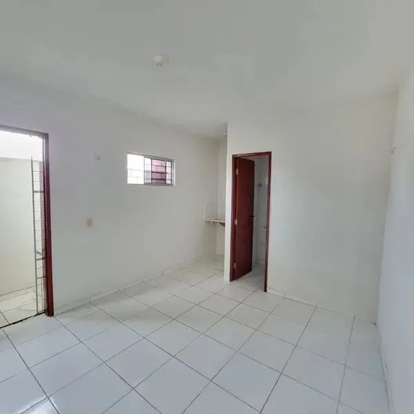Quitinetes - Av. Carapinima, 1590 altos - Benfica - Foto 5