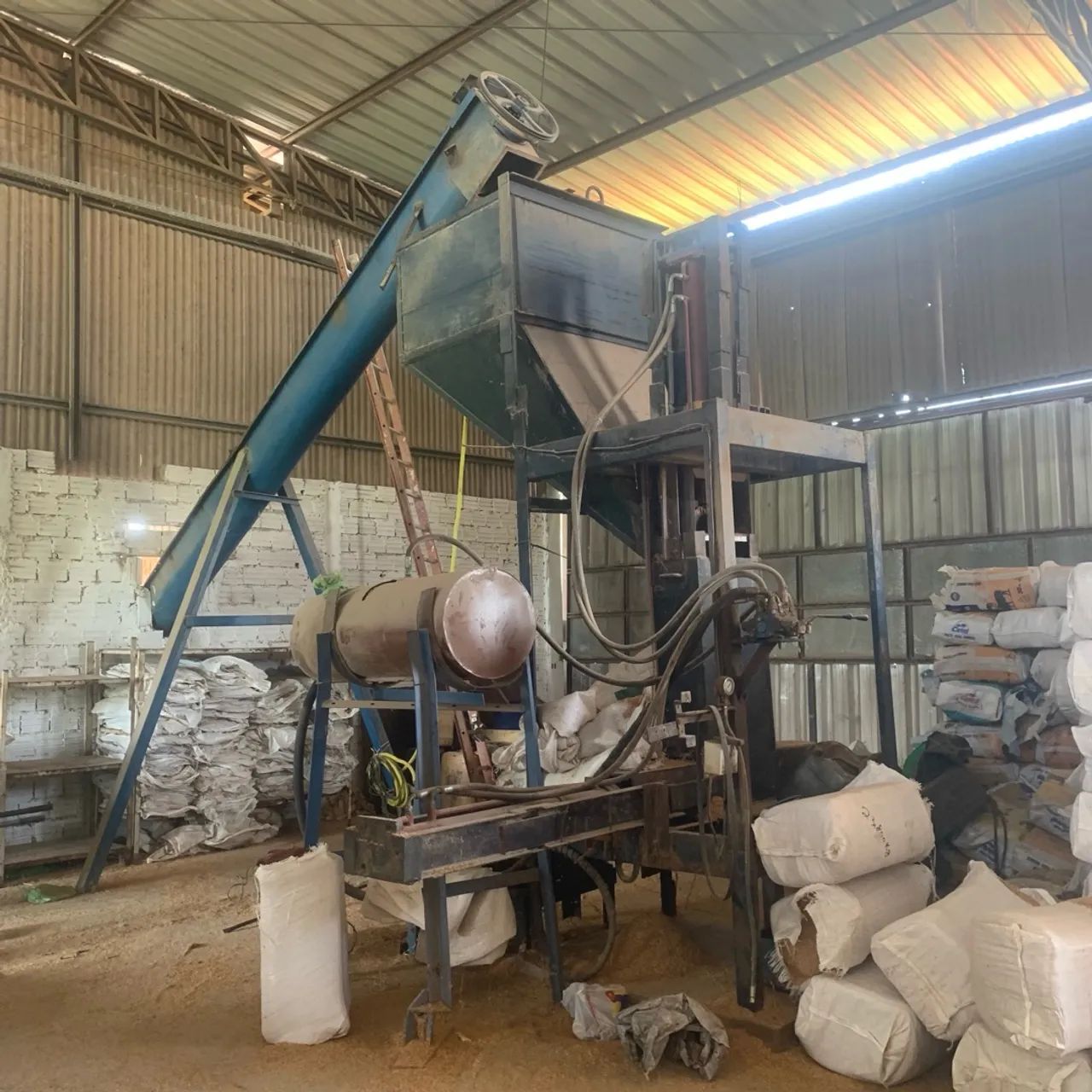 PRENSA HIDRÁULICA ENFARDADEIRA/CASCA DE ARROZ - Foto 2