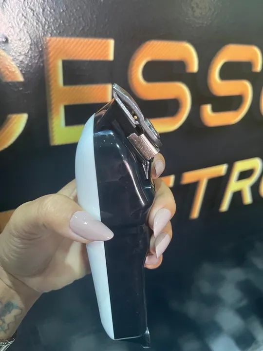 Máquina de cortar cabelo profissional
