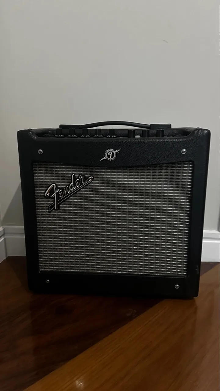 Amplificador Fender Mustang I V2 + Cabos Fender Custom Shop FGT186T e Amphenol