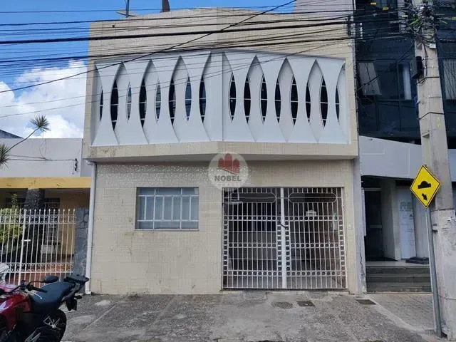 Casa Dúplex Venda ou Aluguel 5 Quartos sendo 01 Suíte no Centro Feira de Santana Bahia REF
