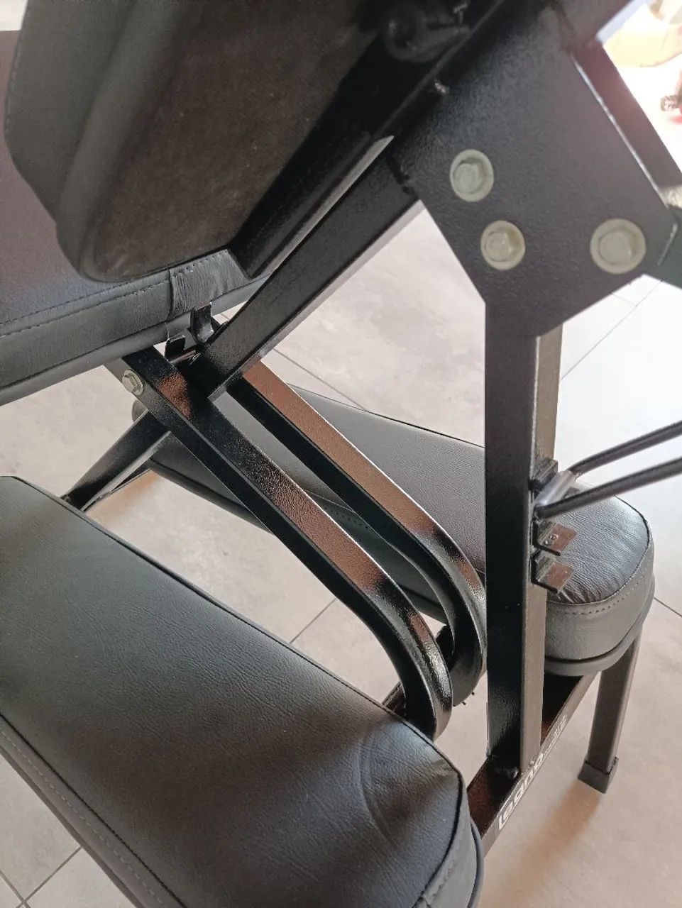 Cadeira de Quick Massage/Shiatsu Preta LEGNO + Bolsa para Transporte- Usada apenas 1 vez - Foto 3