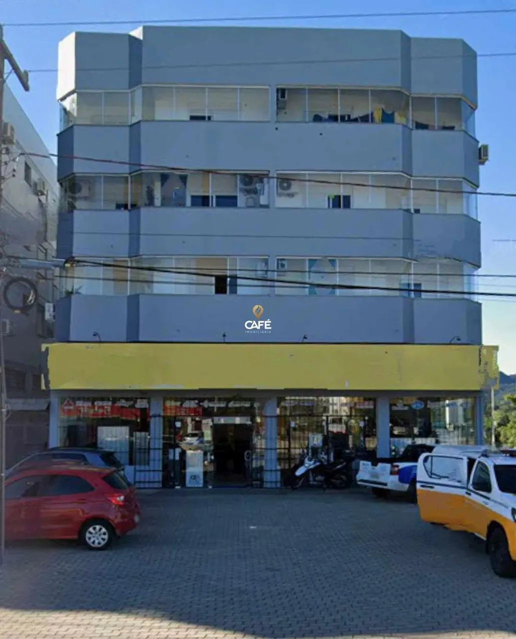 Apartamento Em Camobi De 2 Dormitórios, Sala De Estar, Banheiro Social, Cozinha,