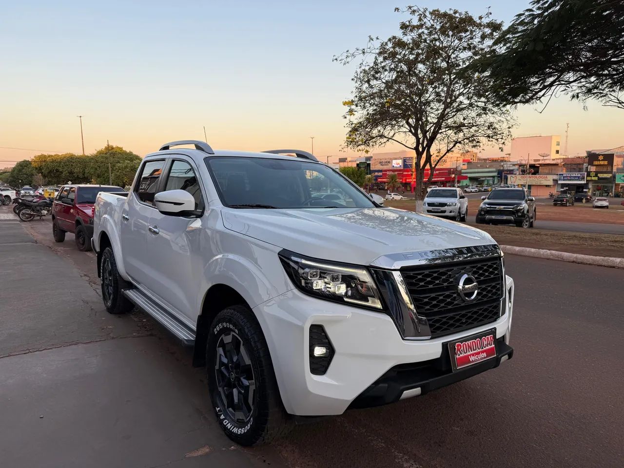 Nissan Frontier XE CD 4X4 2.3 Bi-TB Diesel Aut. 2023 - Foto 2