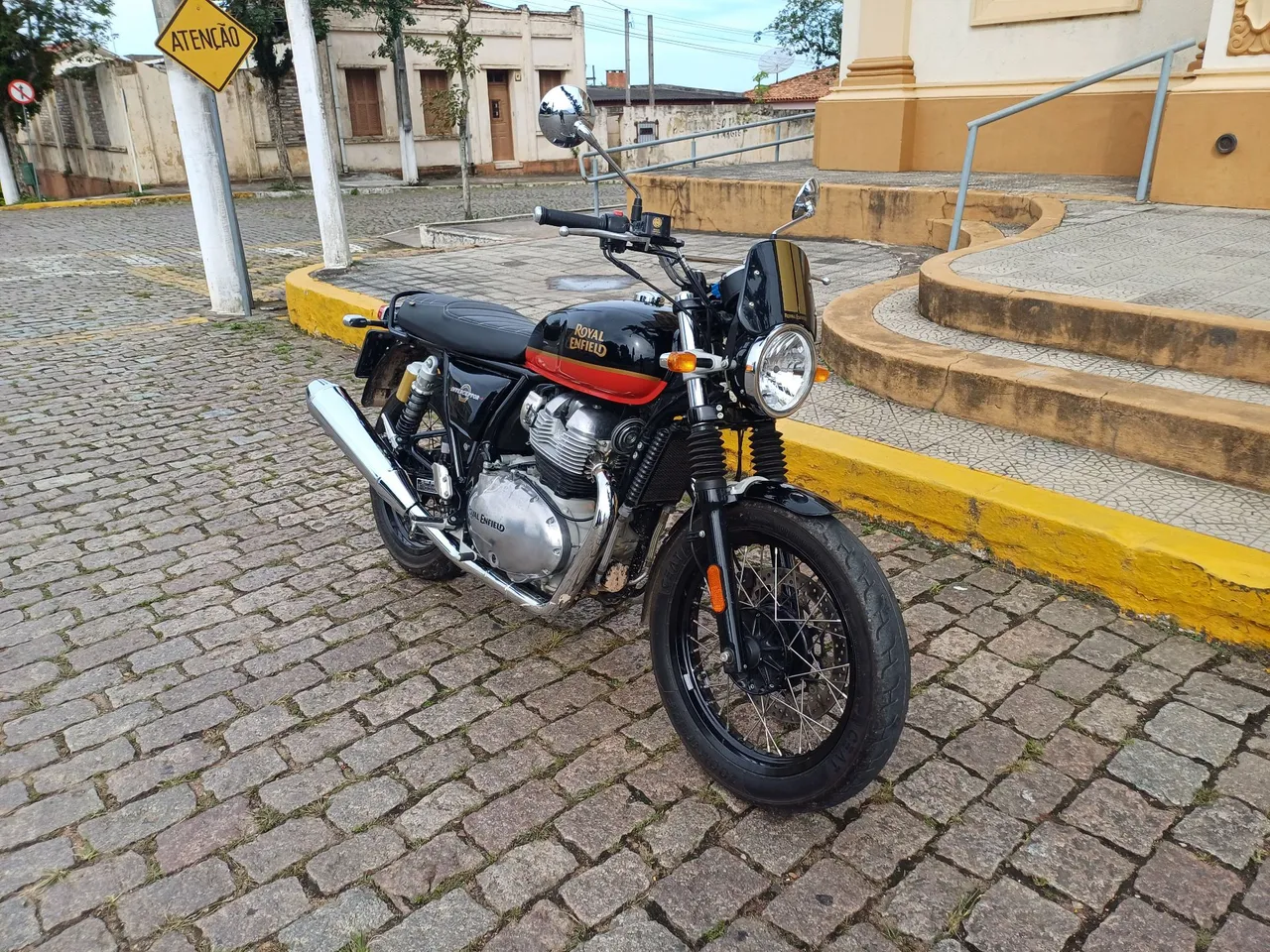 Royal Enfield Interceptor 650
