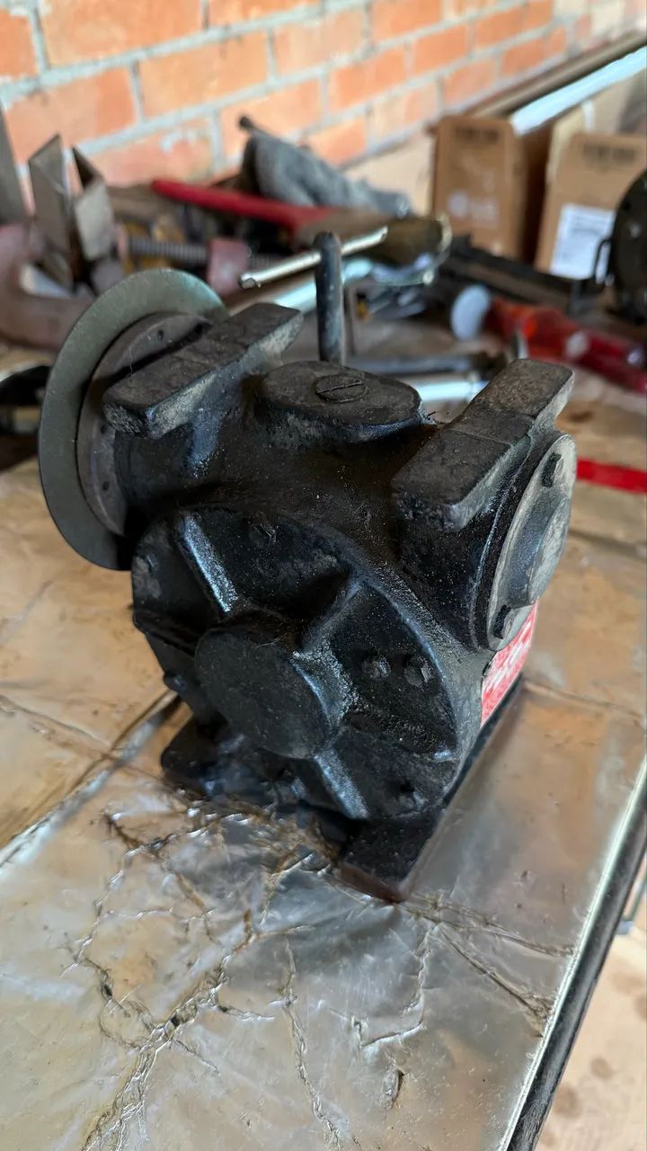 redutor de velocidade caixa de reducao Ind. e Com. Irmãos Cestari S. A