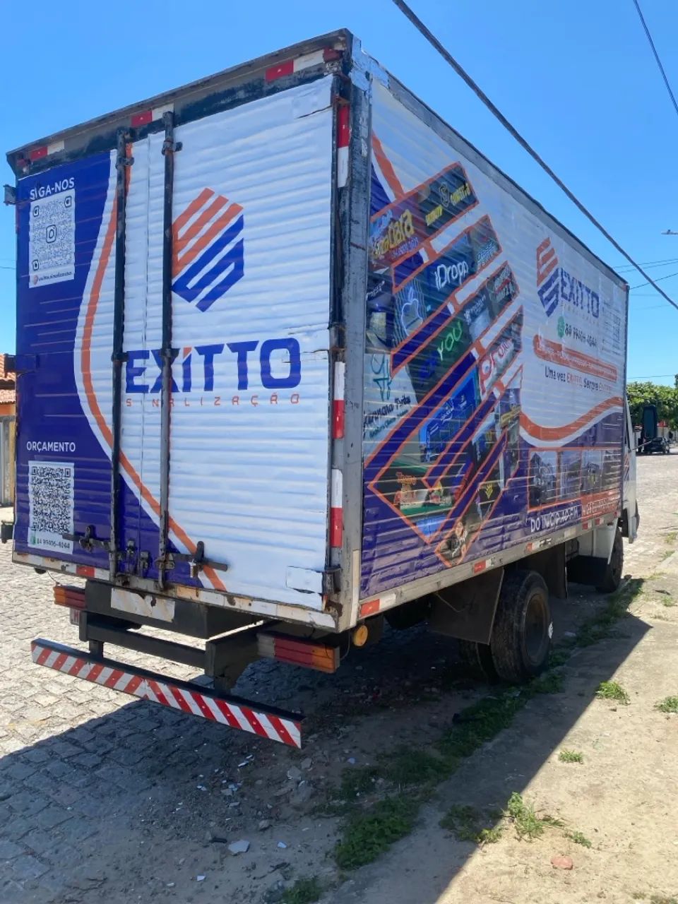 Vende e troca caminhão baú 5mts - Foto 2