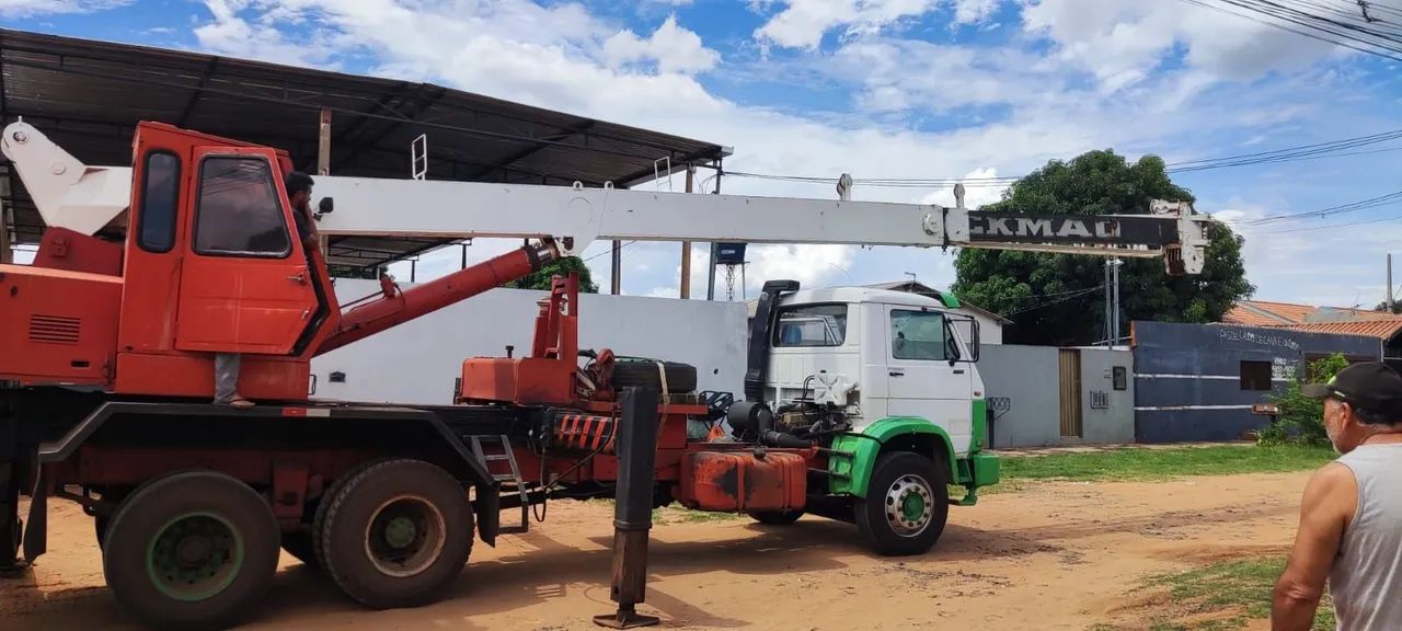 Caminhão guindaste 20 toneladas  - Foto 2